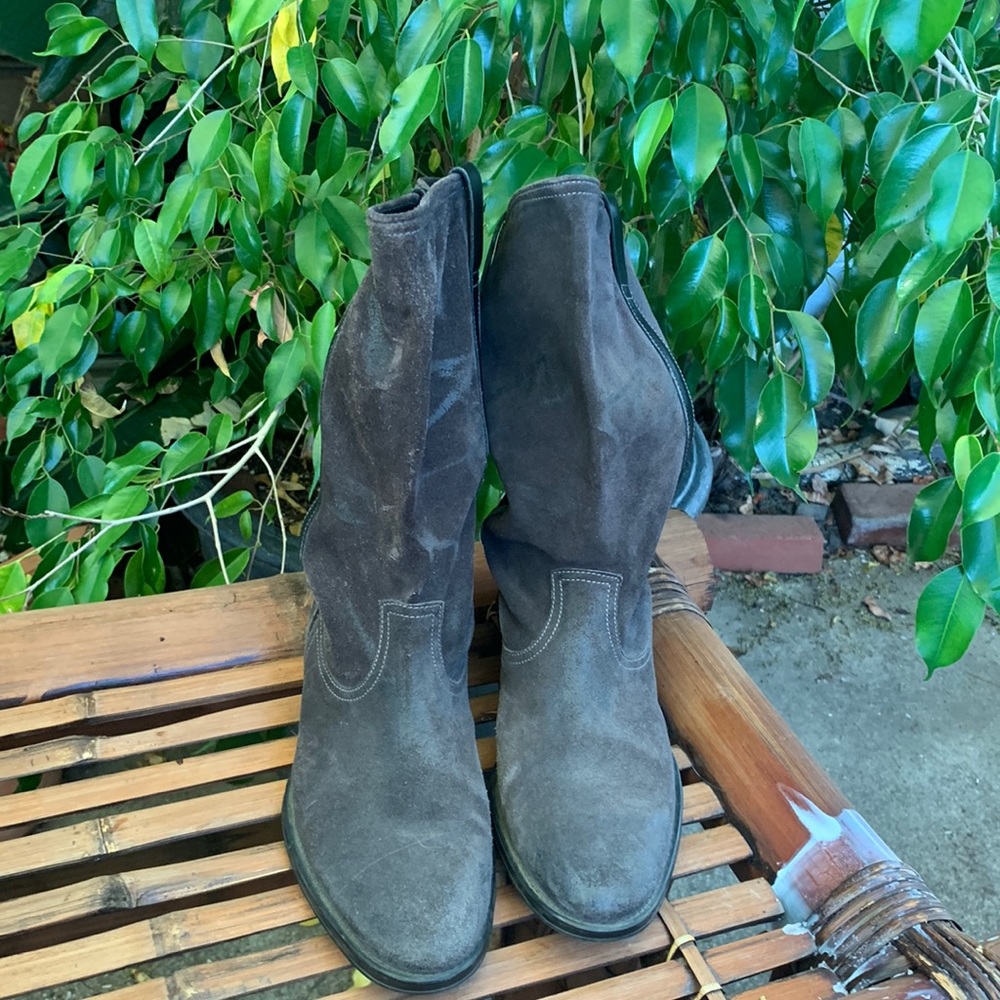 The gently use brown boots